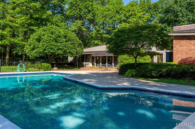 50 Creekwood Lane, St Louis, MO 63124
