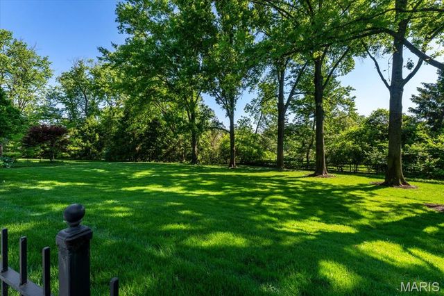 50 Creekwood Lane, St Louis, MO 63124
