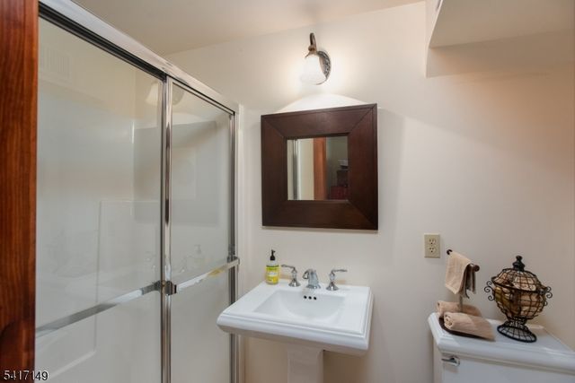 4 Greenbrier Rd, Green Brook Twp., NJ 08812