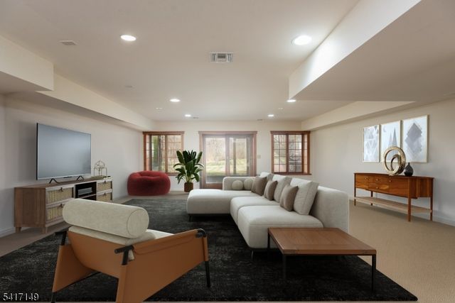 4 Greenbrier Rd, Green Brook Twp., NJ 08812