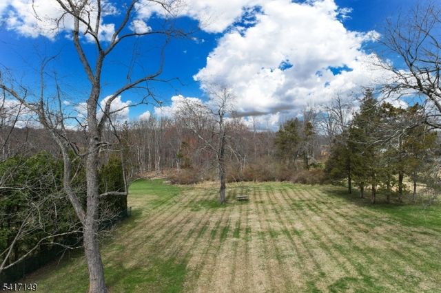 4 Greenbrier Rd, Green Brook Twp., NJ 08812