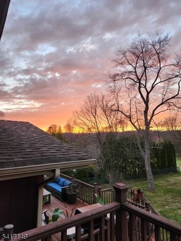 4 Greenbrier Rd, Green Brook Twp., NJ 08812