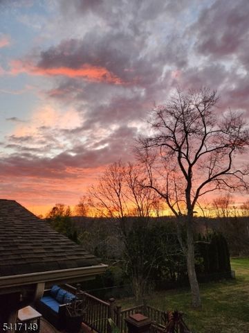 4 Greenbrier Rd, Green Brook Twp., NJ 08812