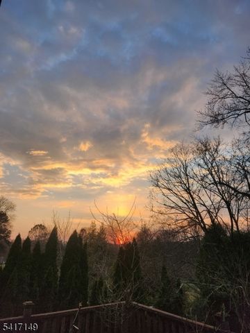 4 Greenbrier Rd, Green Brook Twp., NJ 08812