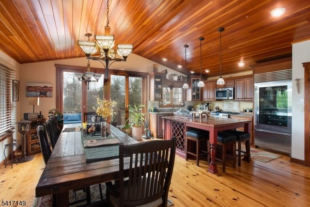 4 Greenbrier Rd, Green Brook Twp., NJ 08812