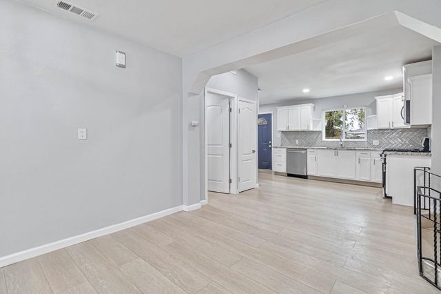 934 W Terrace Avenue, Fresno, CA 93705