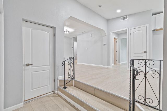 934 W Terrace Avenue, Fresno, CA 93705