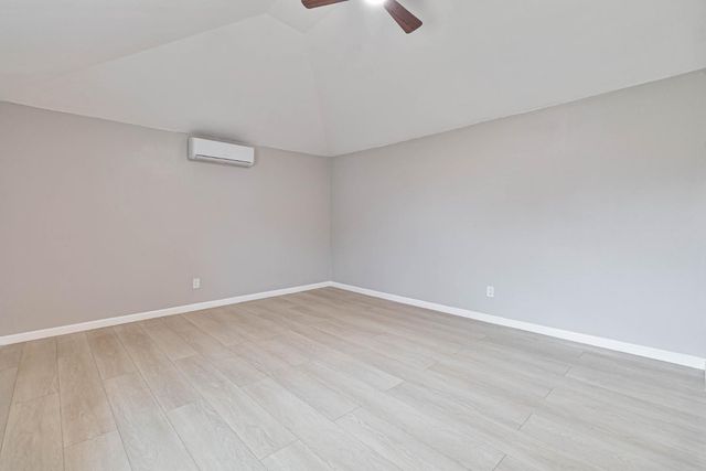 934 W Terrace Avenue, Fresno, CA 93705