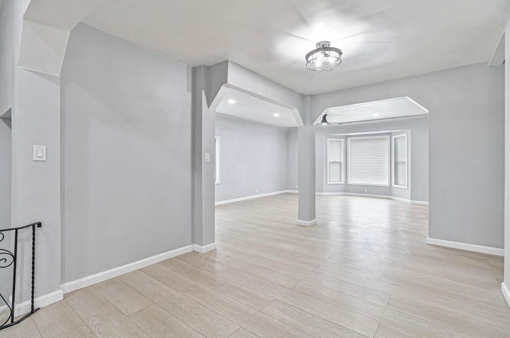 Image 20 of property listing at 934 W Terrace Avenue, Fresno, CA 93705