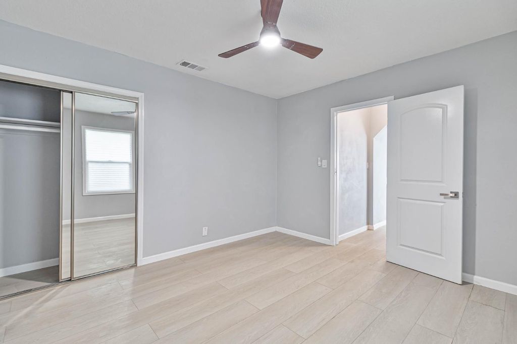 Image 23 of property listing at 934 W Terrace Avenue, Fresno, CA 93705