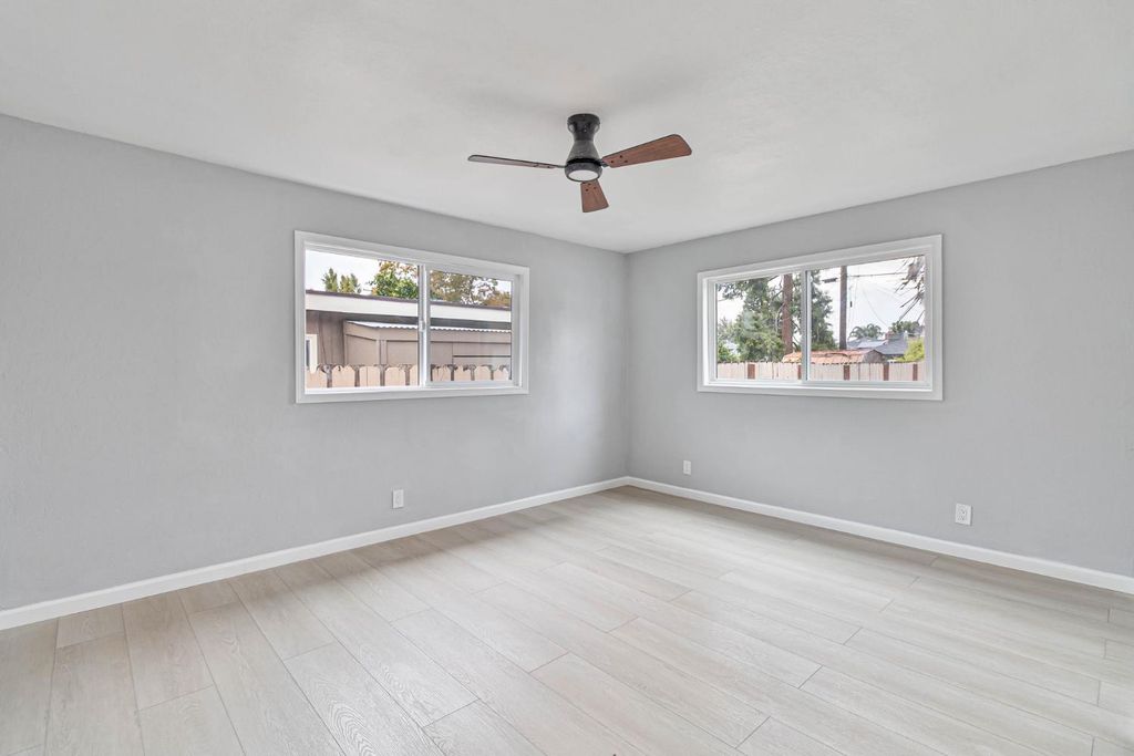 Image 33 of property listing at 934 W Terrace Avenue, Fresno, CA 93705