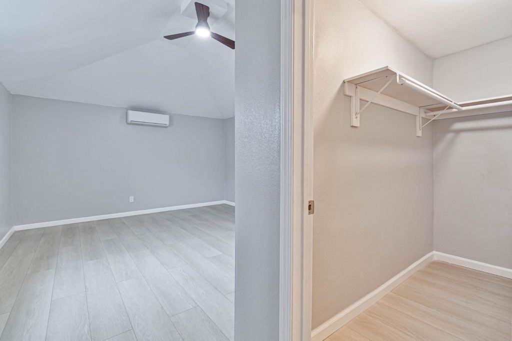 Image 38 of property listing at 934 W Terrace Avenue, Fresno, CA 93705