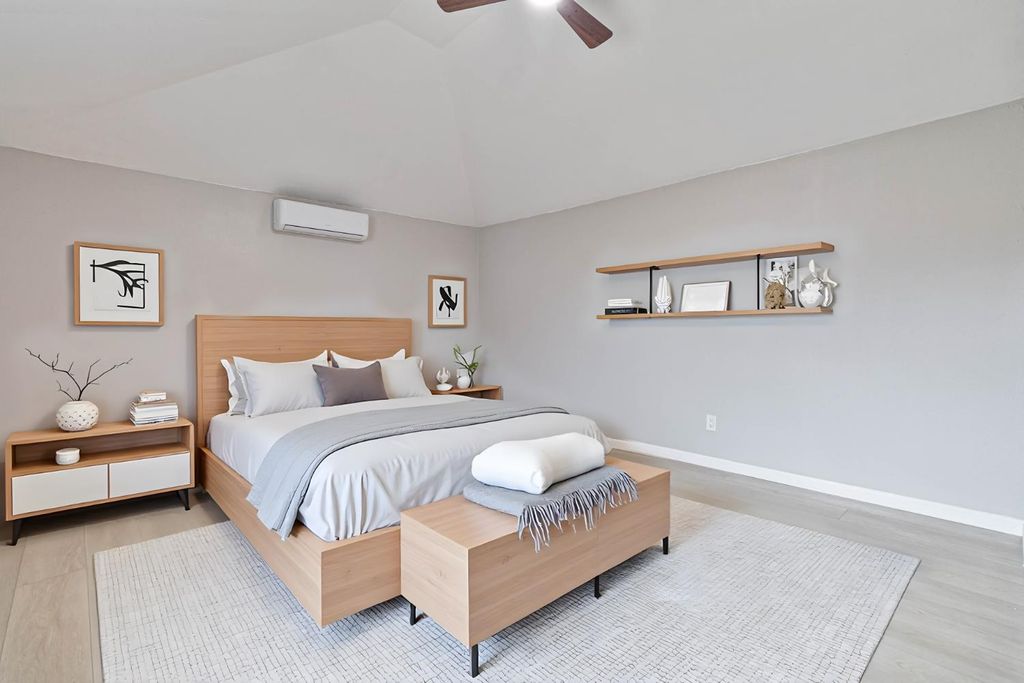 Image 39 of property listing at 934 W Terrace Avenue, Fresno, CA 93705