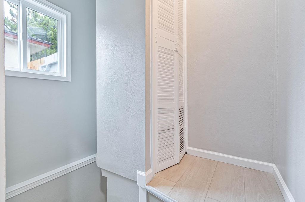 Image 42 of property listing at 934 W Terrace Avenue, Fresno, CA 93705