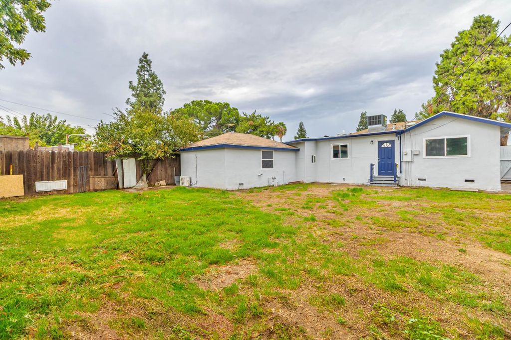 Image 48 of property listing at 934 W Terrace Avenue, Fresno, CA 93705