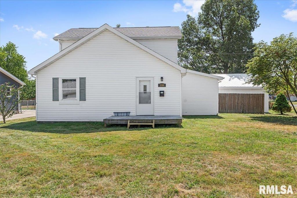 530 S GRAND Avenue, Chatham, IL 62629