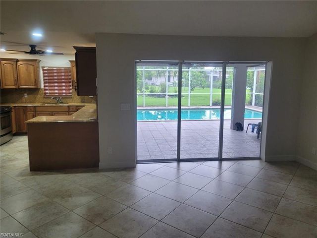 1124 SE 4th ST, Cape Coral, FL 33990