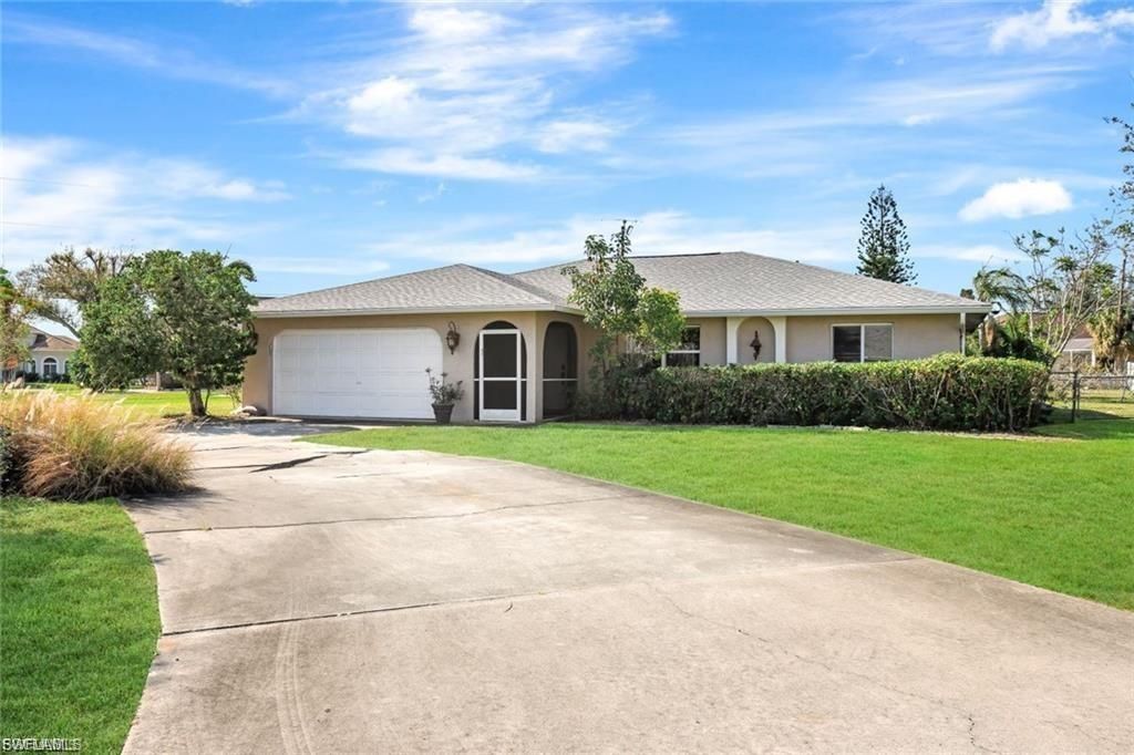 1124 SE 4th ST, Cape Coral, FL 33990
