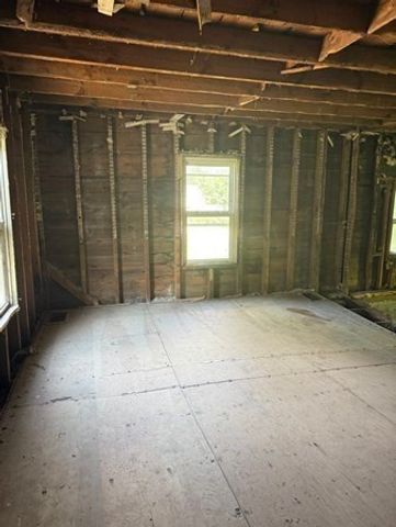 303 Ponakin Rd, Lancaster, MA 01523