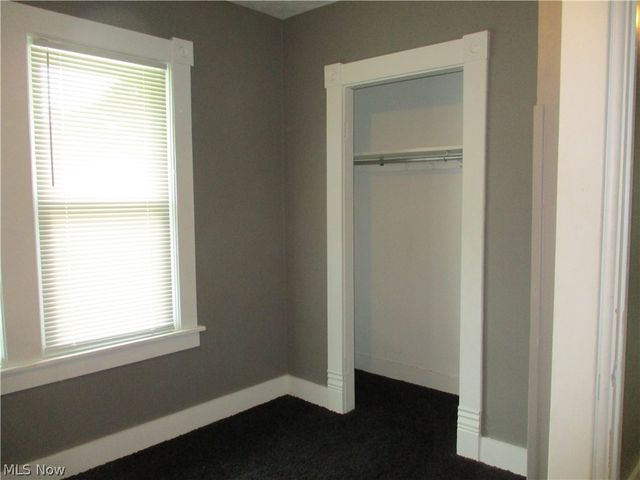 326 E Wilson Avenue, Girard, OH 44420
