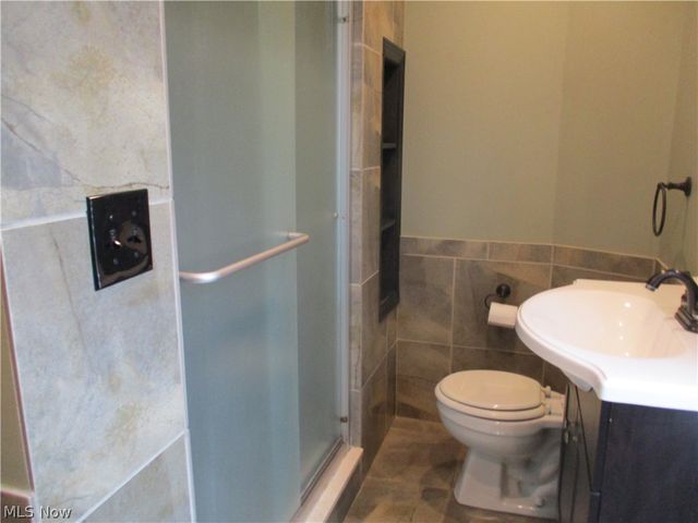 326 E Wilson Avenue, Girard, OH 44420