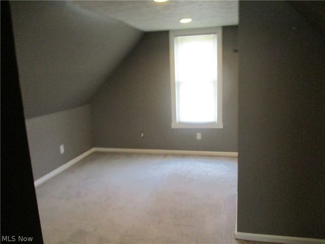 326 E Wilson Avenue, Girard, OH 44420