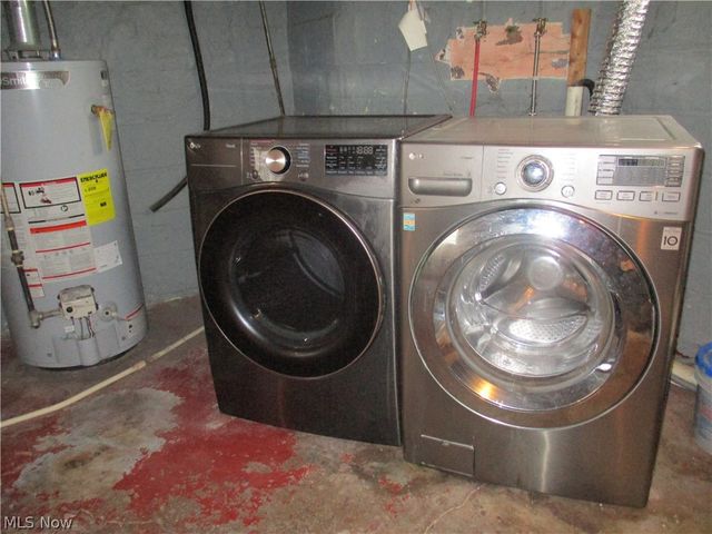 326 E Wilson Avenue, Girard, OH 44420