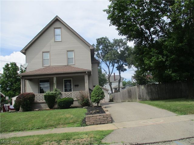 326 E Wilson Avenue, Girard, OH 44420