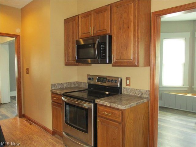 326 E Wilson Avenue, Girard, OH 44420