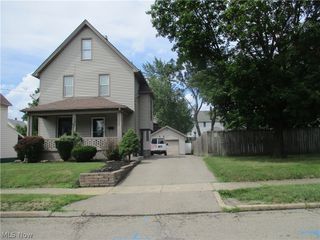 326 E Wilson Avenue, Girard, OH 44420