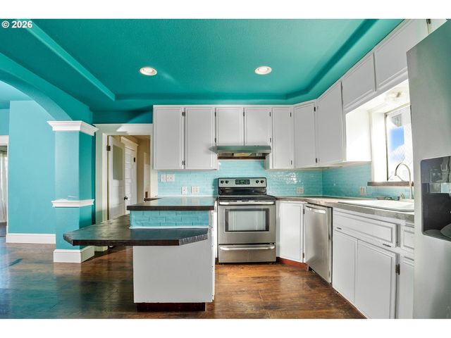 1885 4TH St Ne, Salem, OR 97301