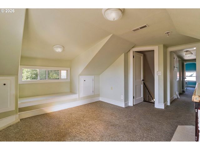 1885 4TH St Ne, Salem, OR 97301
