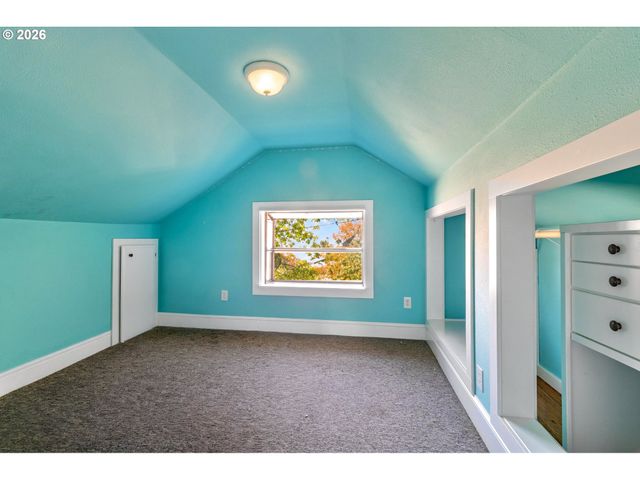 1885 4TH St Ne, Salem, OR 97301