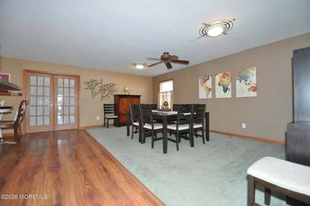 336 Arlington Avenue N, Bayville, NJ 08721