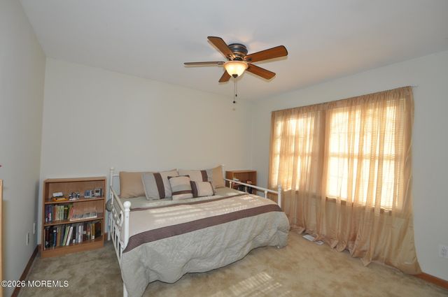 336 Arlington Avenue N, Bayville, NJ 08721