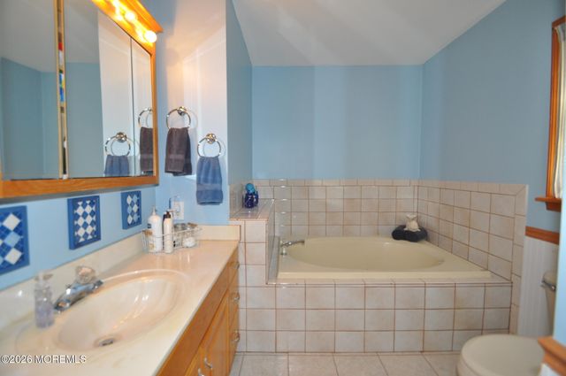 336 Arlington Avenue N, Bayville, NJ 08721