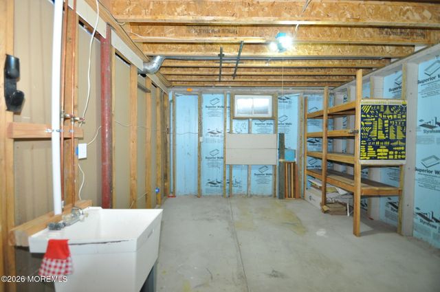 336 Arlington Avenue N, Bayville, NJ 08721