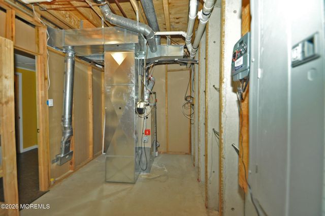 336 Arlington Avenue N, Bayville, NJ 08721