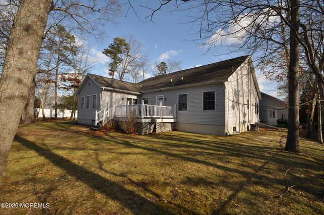 336 Arlington Avenue N, Bayville, NJ 08721