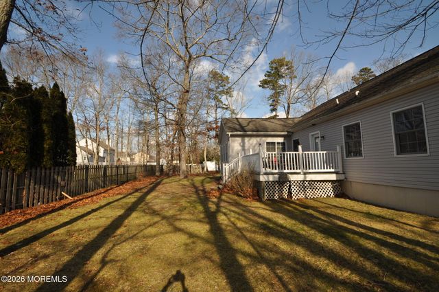 336 Arlington Avenue N, Bayville, NJ 08721