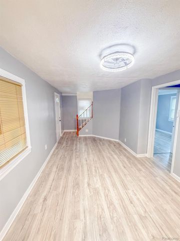 20870 Curie Avenue, Warren, MI 48091