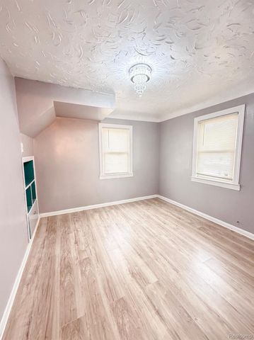 20870 Curie Avenue, Warren, MI 48091