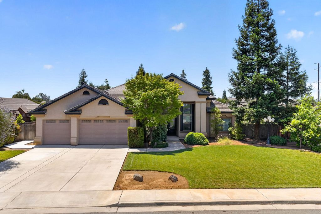 Image 1 of property listing at 1567 Shelly Lane, Porterville, CA 93257