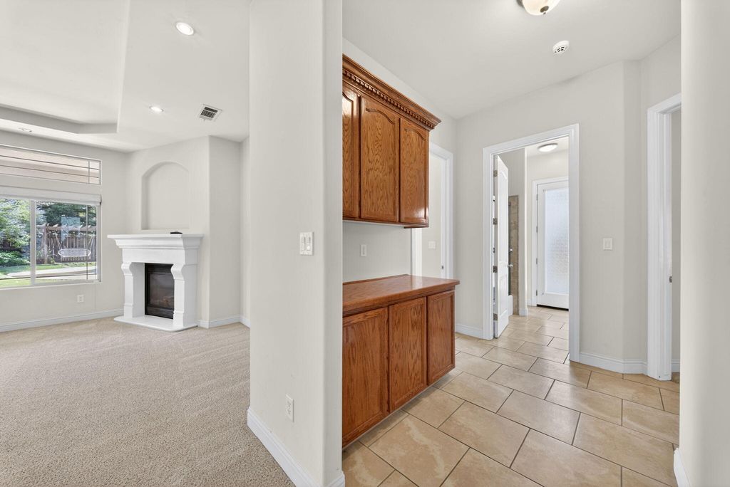 Image 16 of property listing at 1567 Shelly Lane, Porterville, CA 93257