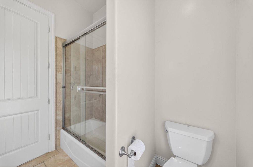 Image 21 of property listing at 1567 Shelly Lane, Porterville, CA 93257