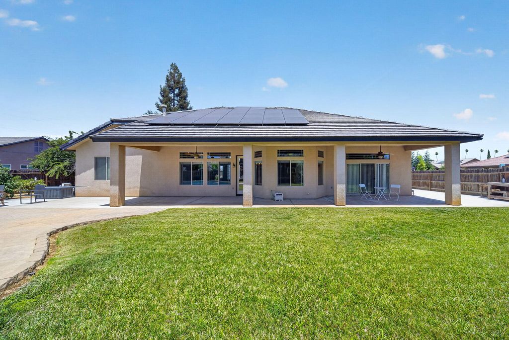Image 33 of property listing at 1567 Shelly Lane, Porterville, CA 93257