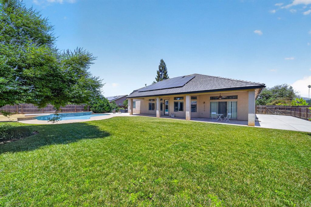 Image 34 of property listing at 1567 Shelly Lane, Porterville, CA 93257