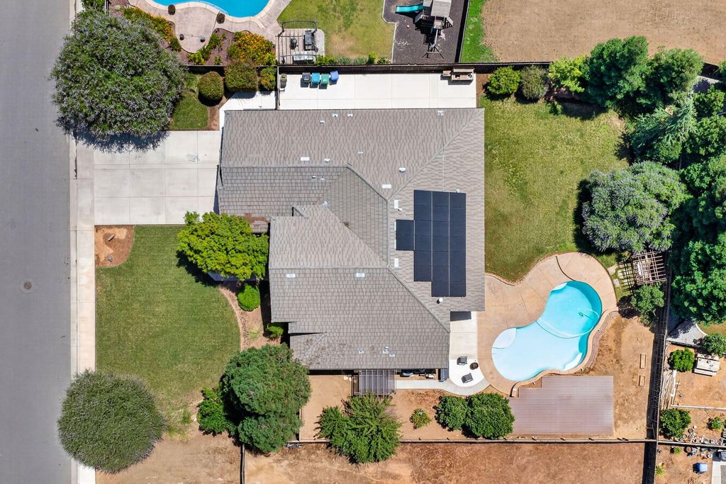 Image 41 of property listing at 1567 Shelly Lane, Porterville, CA 93257