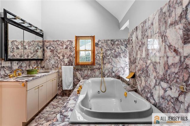 65 Livingston Avenue, Kearny, NJ 07032