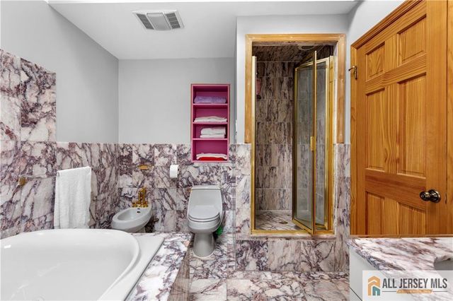 65 Livingston Avenue, Kearny, NJ 07032